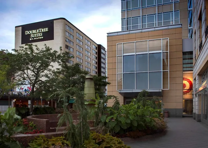 Doubletree Suites By Hilton Minneapolis Downtown