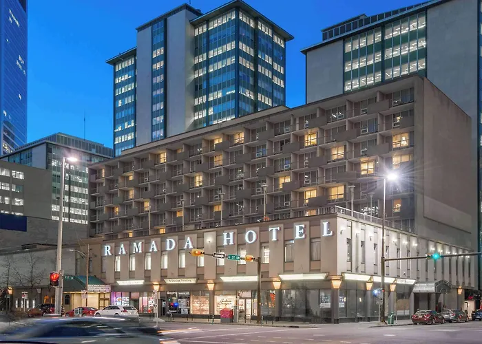 Pet Friendly hotel: Ramada Plaza By Wyndham Calgary Downtown