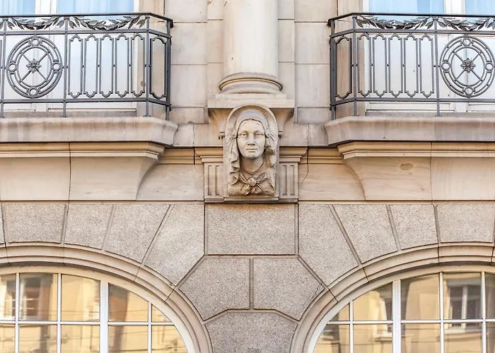 Hotel Monopol - Central Station