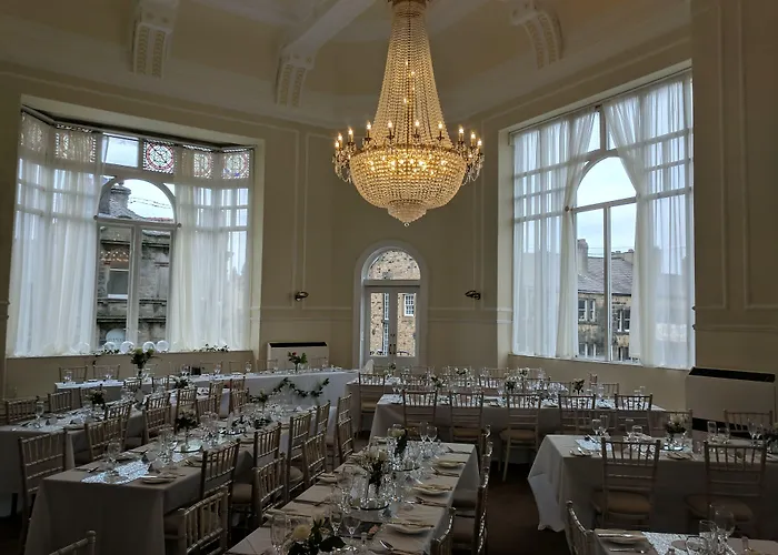 Beach hotel: The Royal Kings Arms