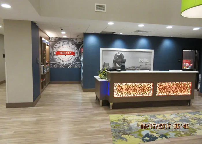 Hampton Inn & Suites Syracuse North Airport Area