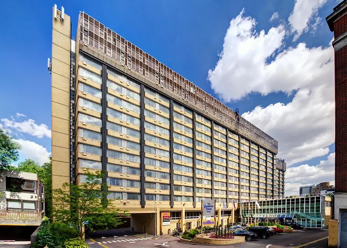Hotels with pool Copthorne Tara London Kensington