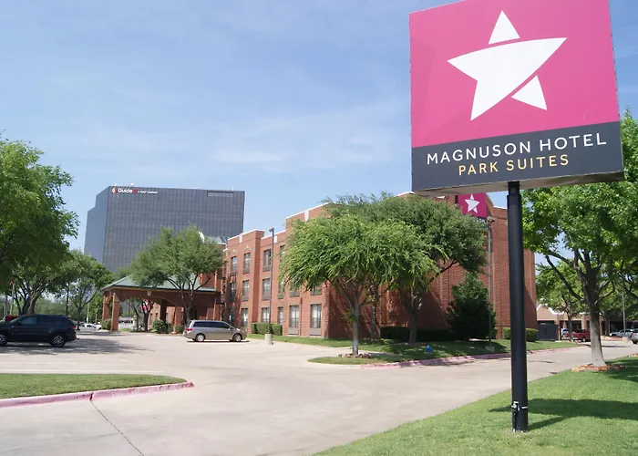 Pet Friendly hotel: Comfort Suites Plano East - Richardson