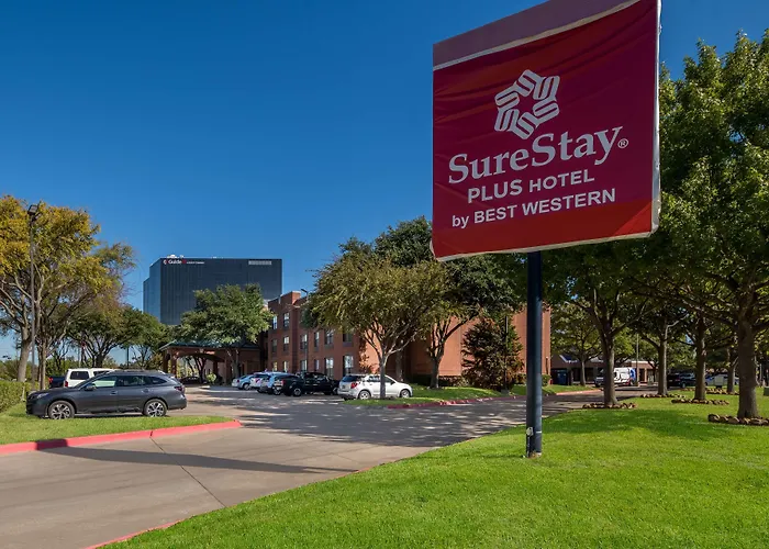 Pet Friendly hotel: Comfort Suites Plano East - Richardson