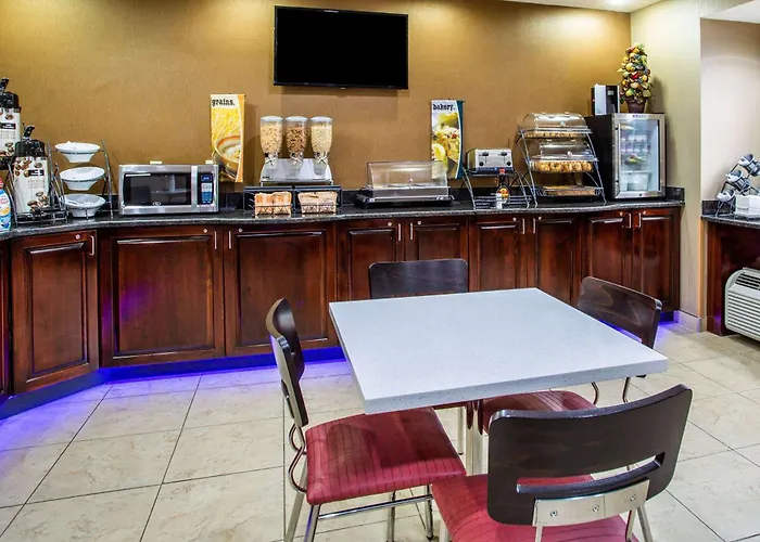 Resort: Microtel Inn & Suites By Wyndham Charleston