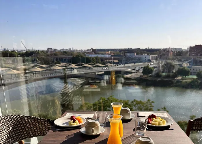 Ribera De Triana Hotel