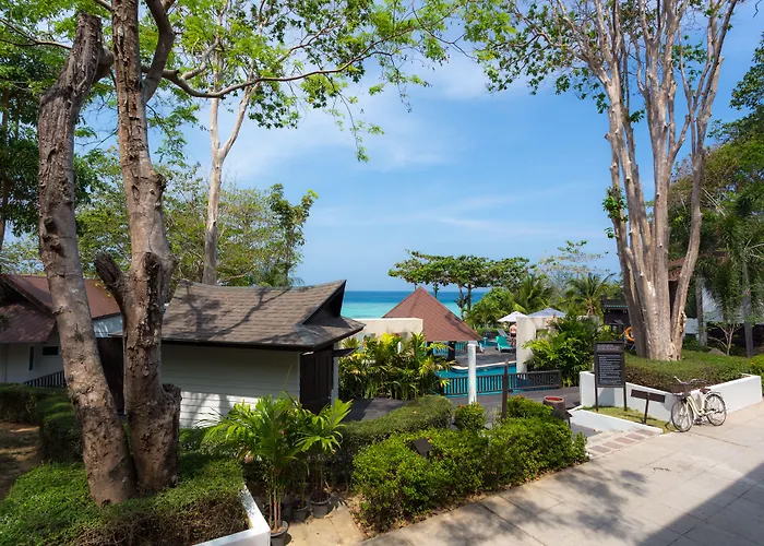 Hotel romântico: Phi Phi Holiday Resort, Leam Tong Beach