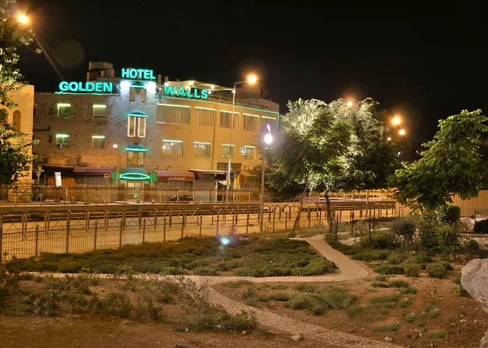 Cheap hotels Golden Walls