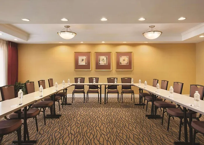 Country Inn & Suites By Radisson, Atlanta Airport North, Ga