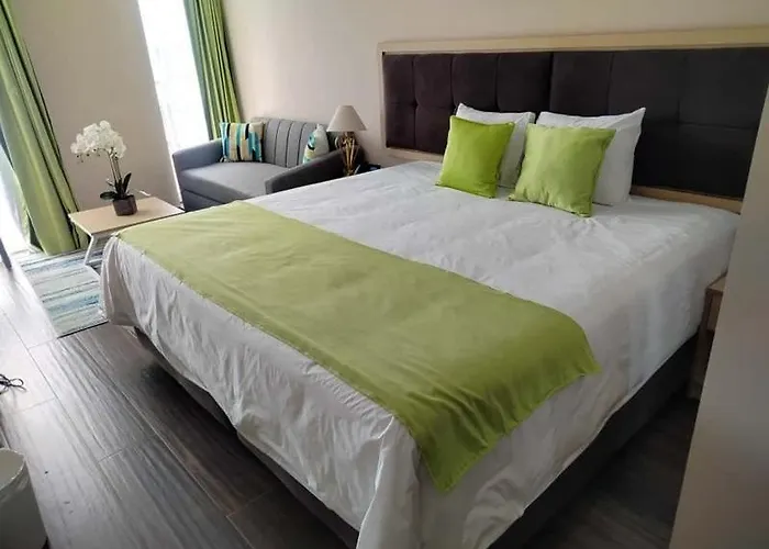 Hotel Puerto Limon Cr