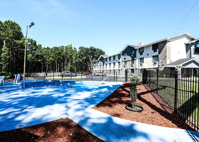 Hotel: Super 8 By Wyndham Villa Rica