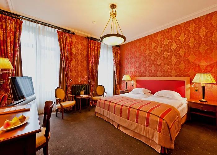 Hotel near College: Grand Hotel Les Trois Rois