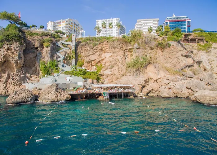 Hotels Close to Airport Adonis