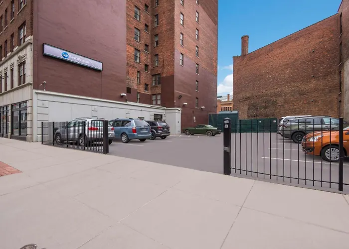 Hotels With Four Stars Best Western Syracuse Downtown And Suites