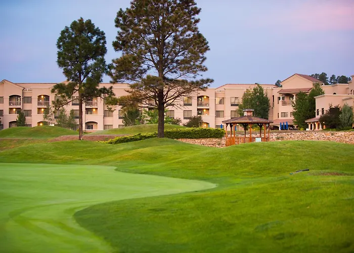 Hotels with tennis Mcm Elegante Lodge & Resorts