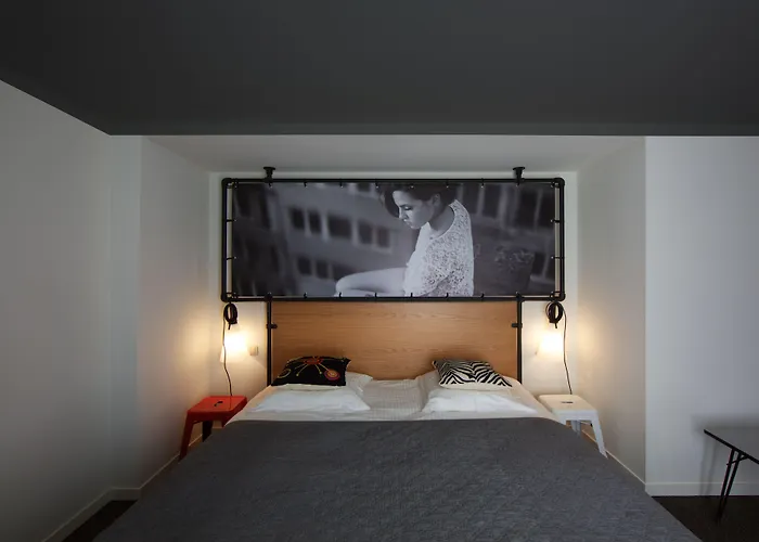 Zoom Hotel