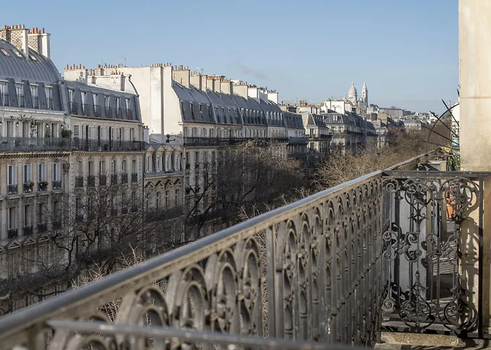 Family Hotel: Hotel Magenta 38 By Happyculture