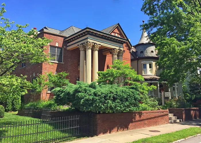 Bed and Breakfast Lyndon House