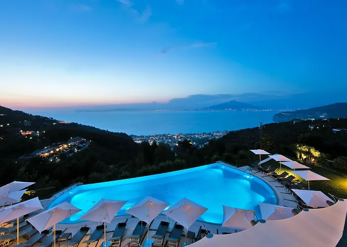 Hotel con tennis: Grand Hotel Due Golfi