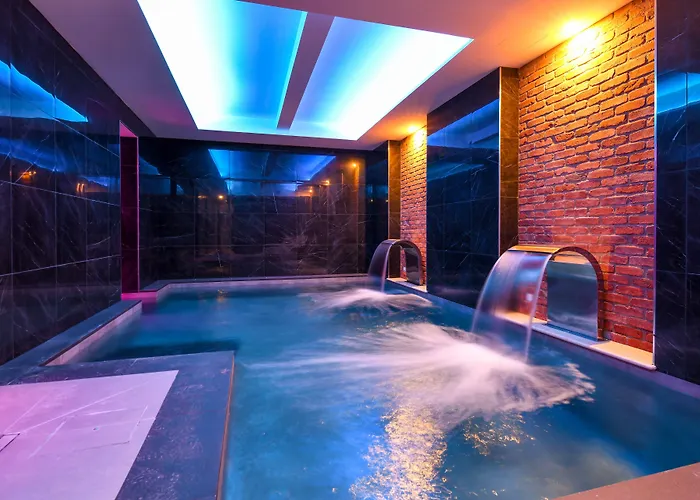Hotel Jacuzzi: Hotel Master
