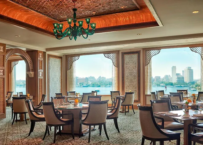 Family Hotel: Four Seasons Hotel Cairo At Nile Plaza