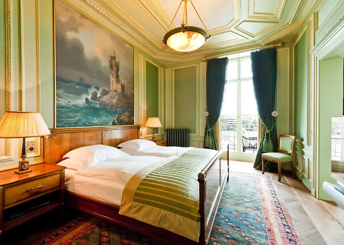 Hotel near College: Grand Hotel Les Trois Rois