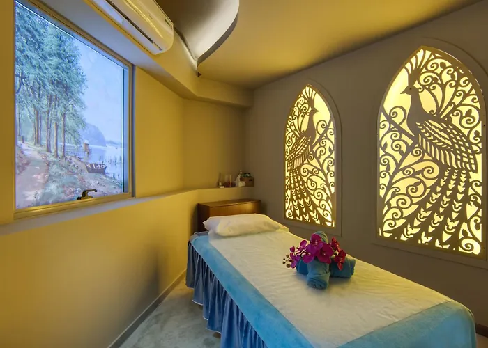 Romantic hotel: Grand Heights Dubai Hotel Apartments