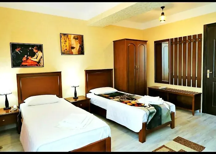 Hotel Rahat Inn - Premium Family Stay