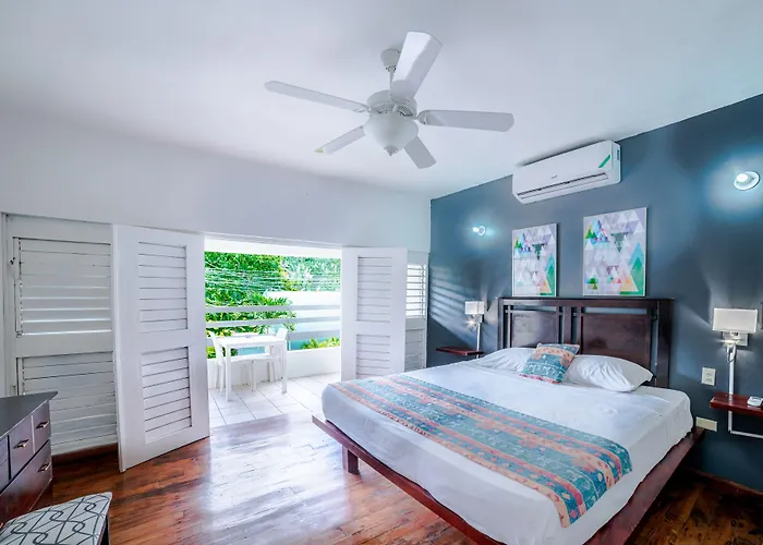 Jacuzzi hotel: Negril Beach Club Condos