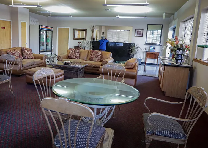 University Inn & Suites