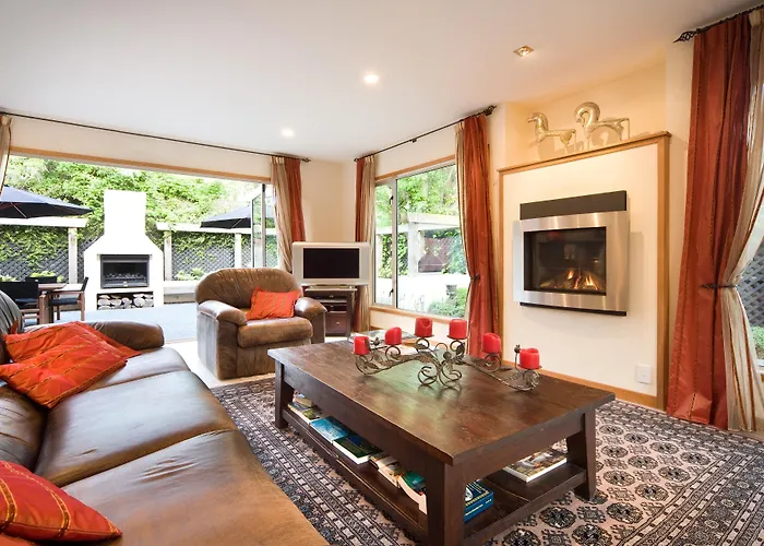 Hotel with Tennis: The Classic Villa