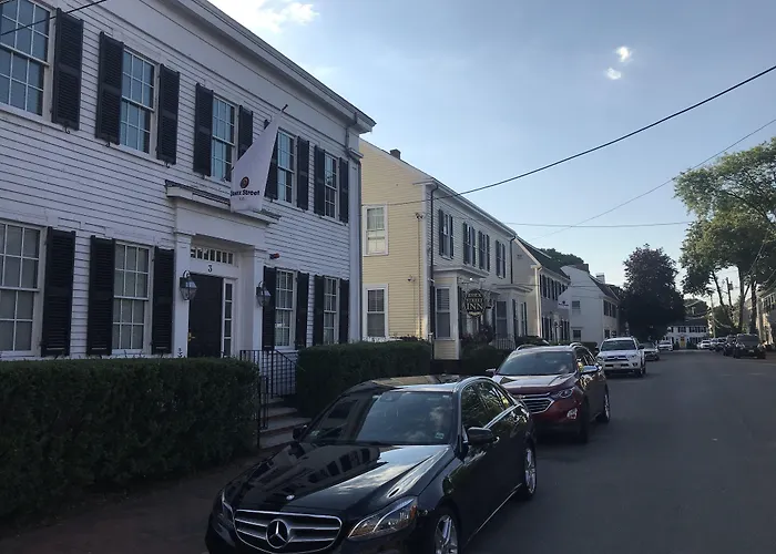 Essex Street Inn & Suites, An Ascend Collection Hotel