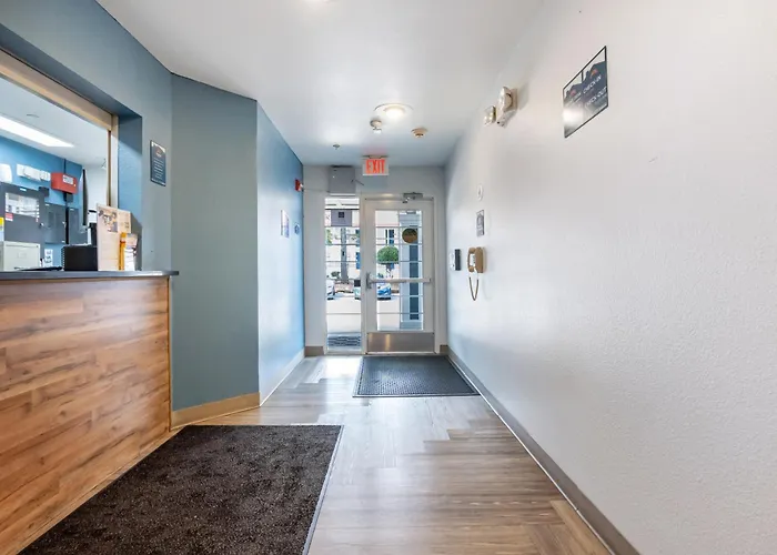 Cheap hotel: Suburban Studios Huntsville University Area