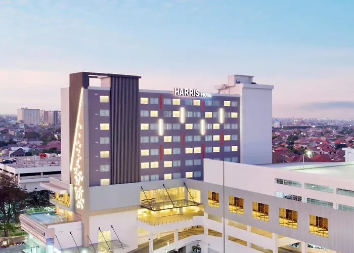 Hotels with pool Harris & Conventions Bundaran Satelit Surabaya