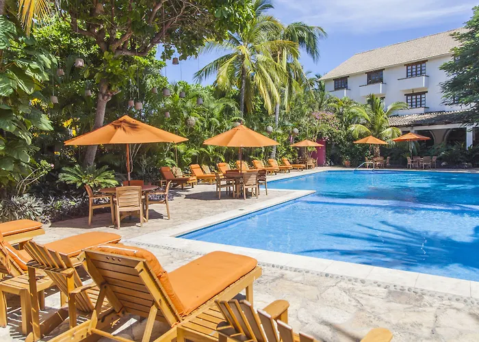 Hotel with Tennis: Villa Blanca Huatulco