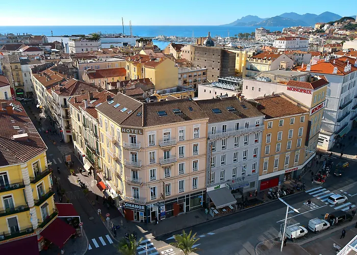 Resort: Hotel Amiraute