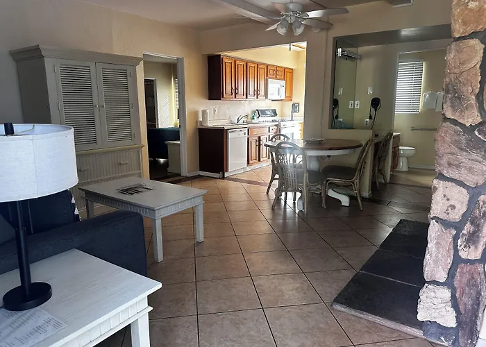 Self catering: The Villas Of Palm Springs