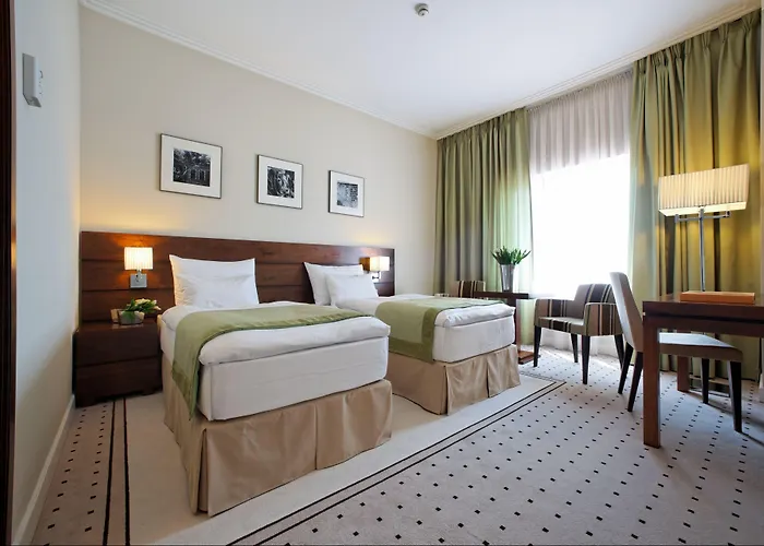 Motel: Capital Plaza Hotel