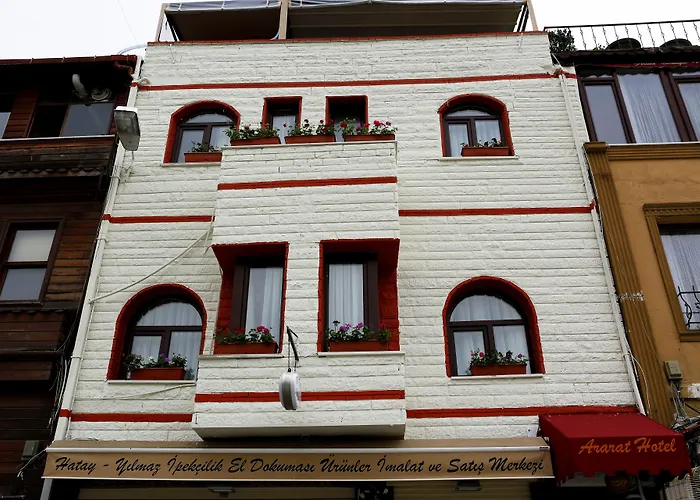 Guest house: Ararat Hotel