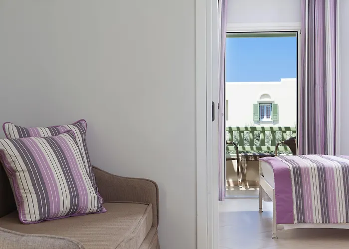 Finikas Hotel