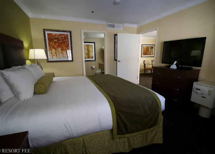  Best Western Plus Casino Royale - Center Strip
