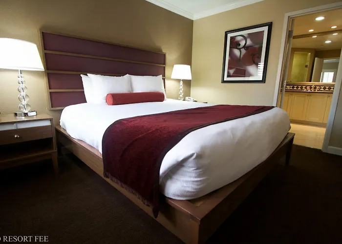  Best Western Plus Casino Royale - Center Strip