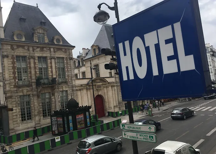 Resort: Hôtel De La Herse d'Or