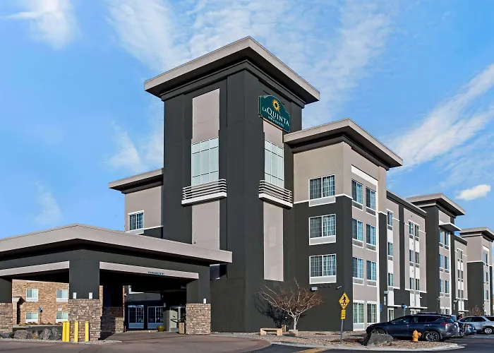 Pet Friendly hotel: La Quinta By Wyndham Denver Gateway Park