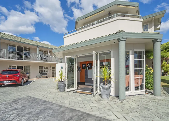 Boutique hotel only: Silver Fern Rotorua Suites & Spa