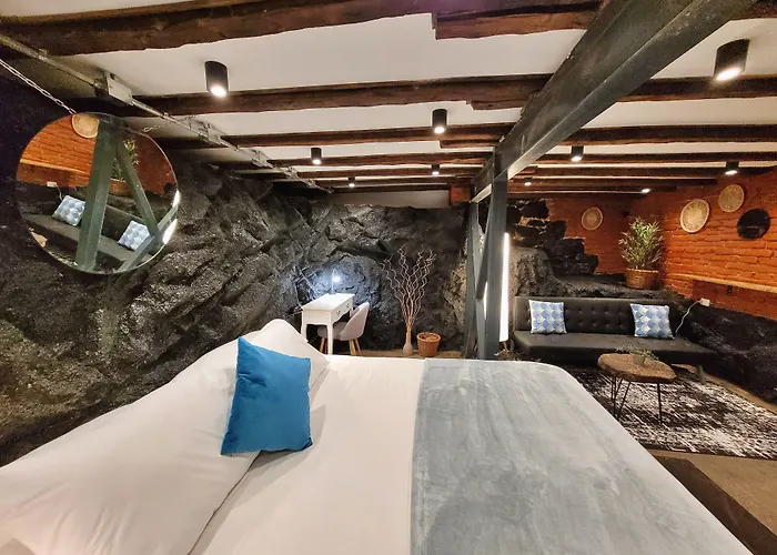 Hotel near College: Maki Suites Ex Hotel Da Vinci