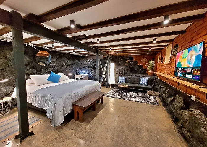 Hotel near College: Maki Suites Ex Hotel Da Vinci