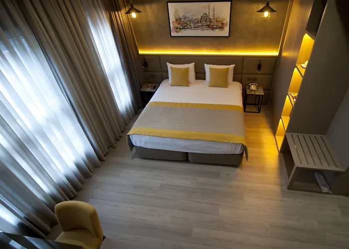 Romantic hotel: Seraglio Hotel & Suites