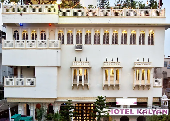 Family Hotel: Hotel Kalyan