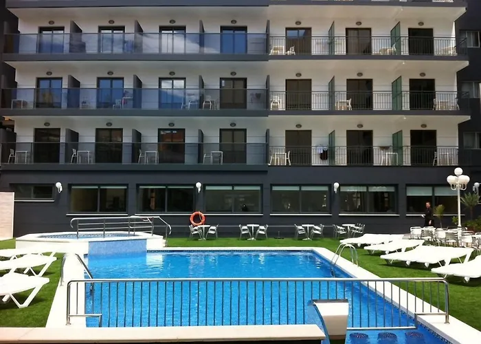 Hotel Con Piscina Melina